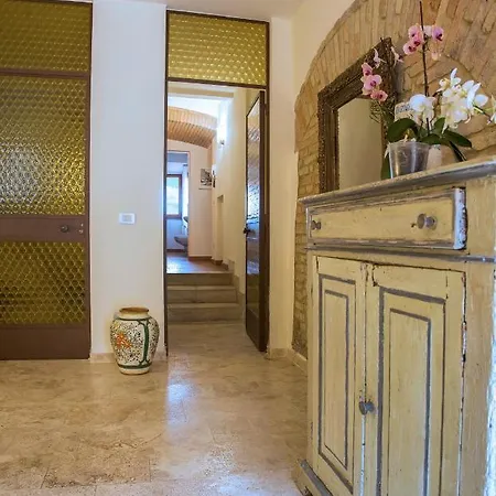 Guest house Le Palme Con Terrazze In Centro