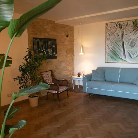 Le Palme Con Terrazze In Centro Guest house